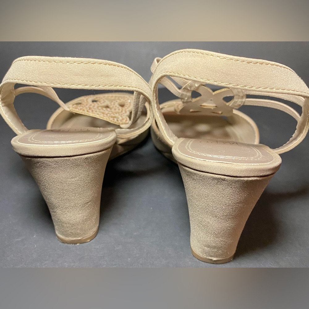 Impo Women's Rhinestone Cutout Wedge Sandals Beige Cream Strappy Size 9M - Picture 3 of 6